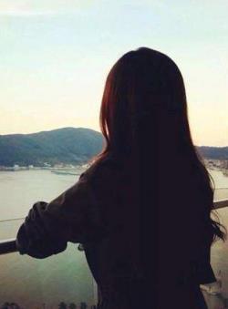 不能久伴就别深拥