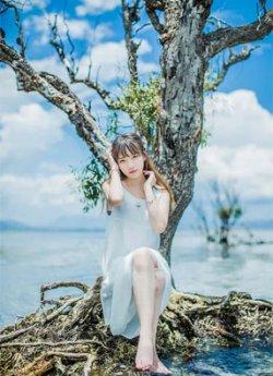 不能久伴,就别深拥